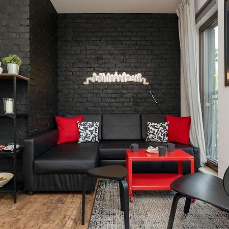 Stylish & Trendy 1 Bedroom Apartment Wola With Parking By Renters 华沙 外观 照片