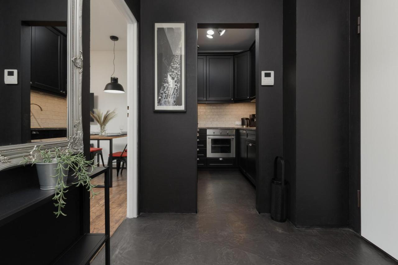 Stylish & Trendy 1 Bedroom Apartment Wola With Parking By Renters 华沙 外观 照片